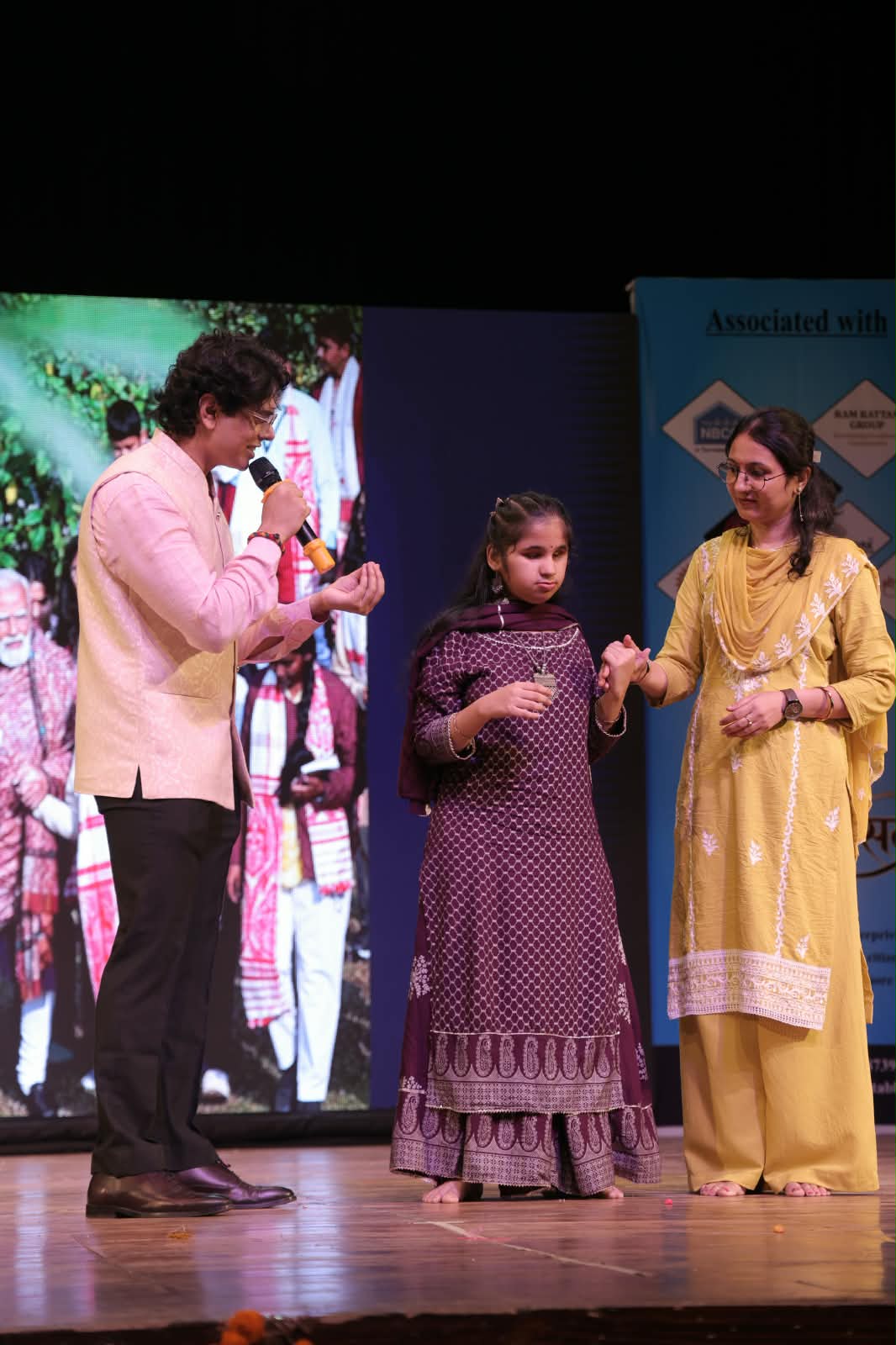 Recognized by PM at ‘Pariksha Pe Charcha’: Visually Impaired Singer Mansi Papnei and Neurodiversity Champions Honoured at Aman Utsav